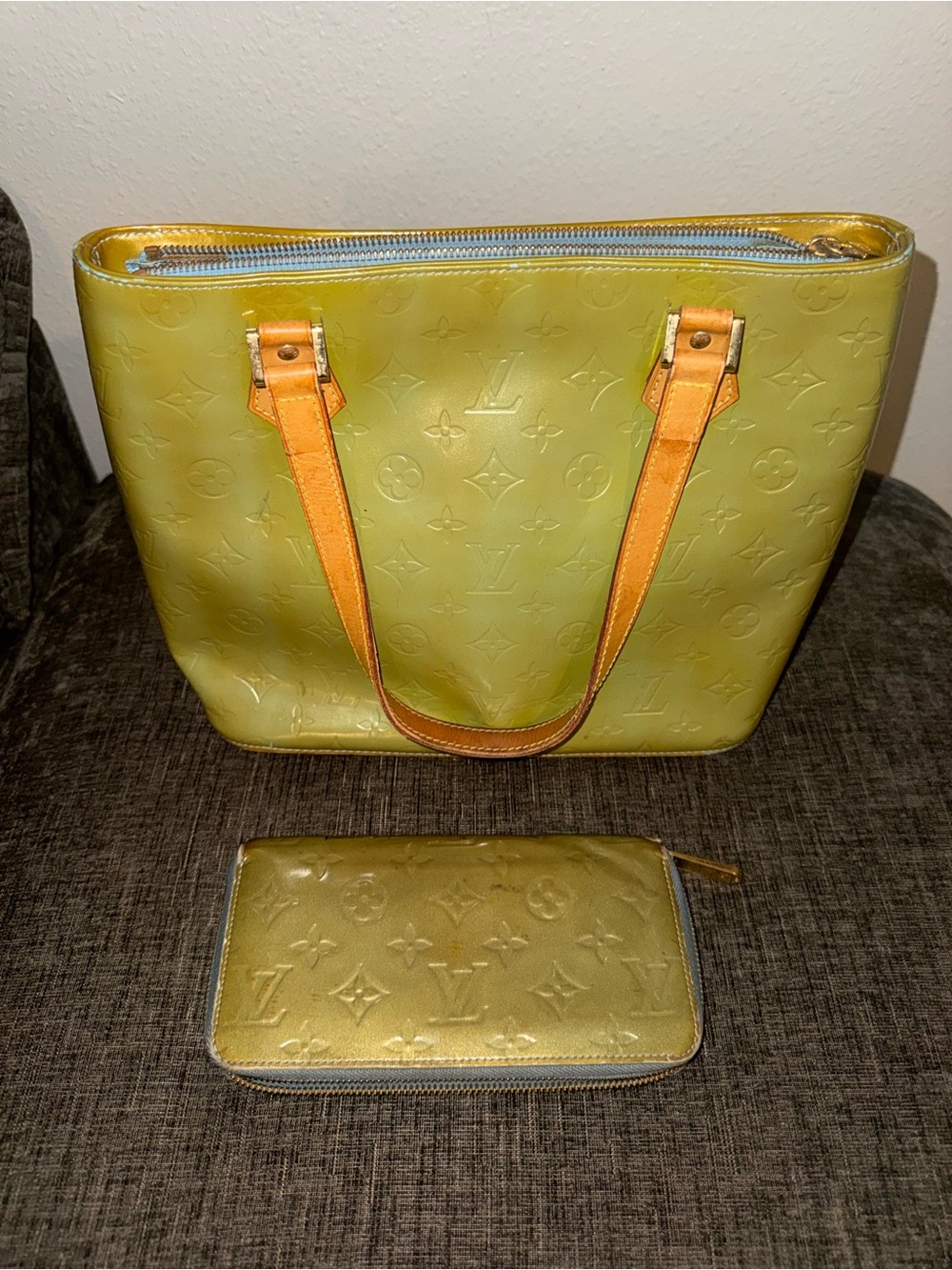 Louis Vuitton Green Vernis Tote bag and long wallet